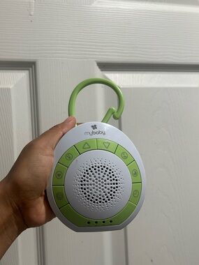 Portable White & Green Sound Machine Speaker